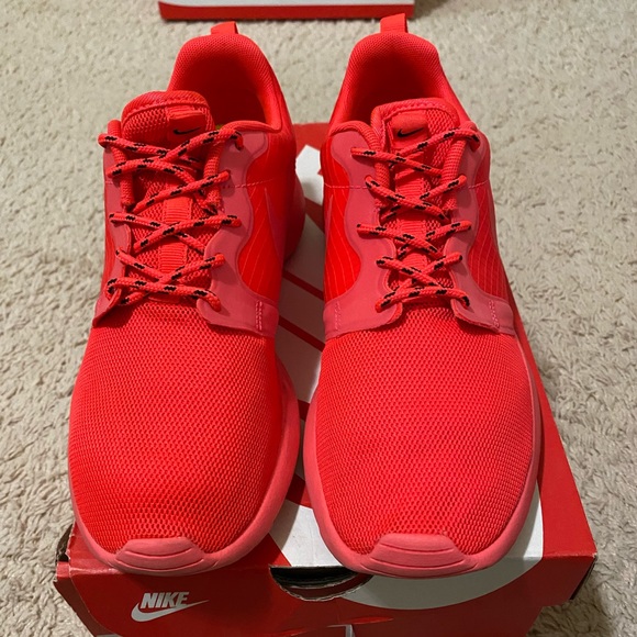 WMNS NIKE ROSHERUN (reflective) - Picture 3 of 6